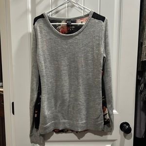 Pullover Sweater with floral back